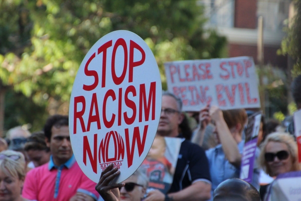 11 účinných rád, ako eliminujete rasizmus vo vašom okolí